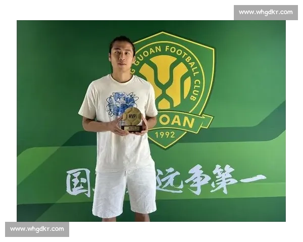 张玉宁:甘坐冷板凳的冠军执念,替补席上的 MVP 级逆袭 张玉宁:甘坐冷板凳的冠军执念,替补席上的 MVP 级逆袭