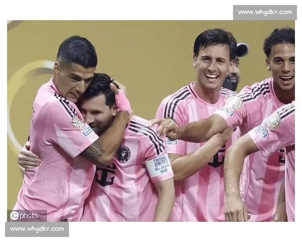 梅西世俱杯谢幕战:师徒兄弟情超越胜负,传奇之夜温情永驻 梅西世俱杯谢幕战:师徒兄弟情超越胜负,传奇之夜温情永驻